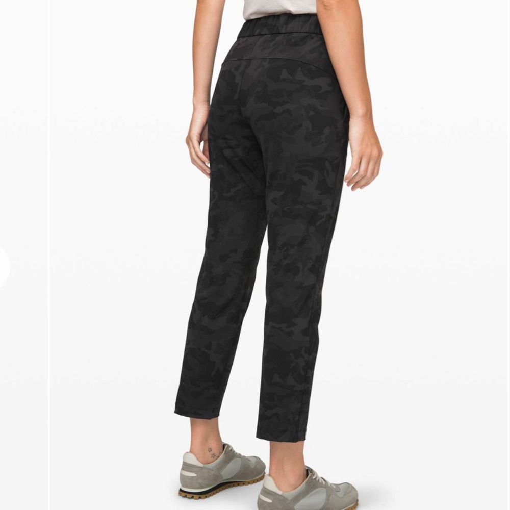 Lululemon On the Fly Pant 7/8 in Incognito Camouflage Multi Grey Size 10 - Picture 3 of 14